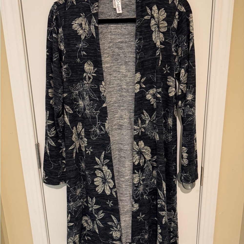 Crépás Gray Knit Cardigan